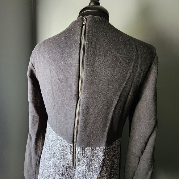 Lou & Grey Colorblock Long Sleeve Dress - Picture 4 of 4